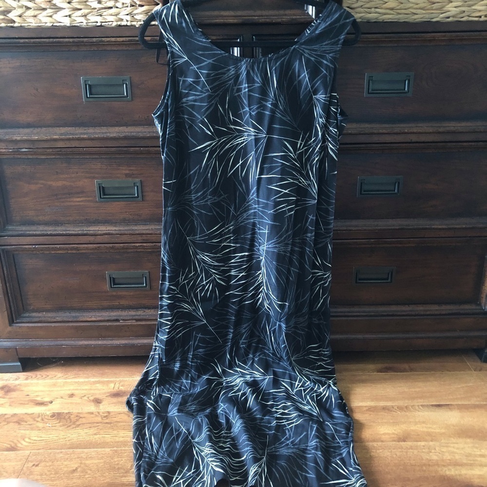 Vintage Donna Ricco black leaf sleeveless maxi dress in size 12